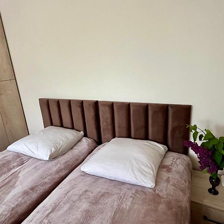 Inexpensive House Bed and Breakfast Βανατζόρ Εξωτερικό φωτογραφία