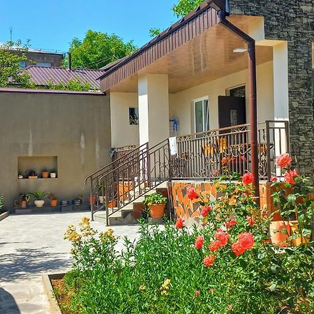 Inexpensive House Bed and Breakfast Βανατζόρ Εξωτερικό φωτογραφία
